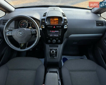 Черный Опель Зафира, объемом двигателя 1.7 л и пробегом 189 тыс. км за 8350 $, фото 79 на Automoto.ua