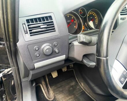 Черный Опель Зафира, объемом двигателя 1.7 л и пробегом 212 тыс. км за 7800 $, фото 12 на Automoto.ua