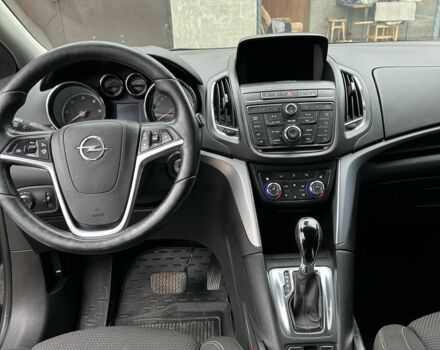 Черный Опель Зафира, объемом двигателя 2 л и пробегом 235 тыс. км за 9700 $, фото 7 на Automoto.ua