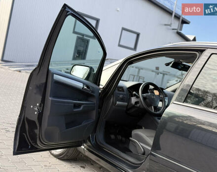 Черный Опель Зафира, объемом двигателя 1.8 л и пробегом 213 тыс. км за 7700 $, фото 39 на Automoto.ua