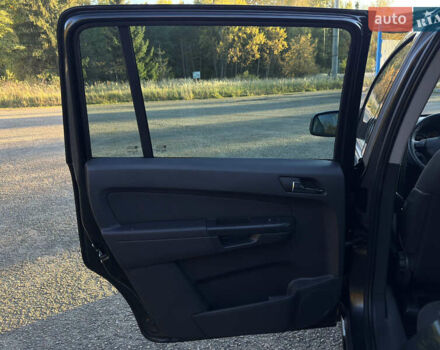 Черный Опель Зафира, объемом двигателя 1.7 л и пробегом 189 тыс. км за 8350 $, фото 74 на Automoto.ua