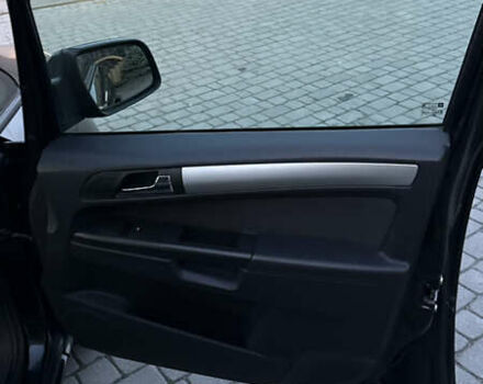 Черный Опель Зафира, объемом двигателя 1.7 л и пробегом 209 тыс. км за 8500 $, фото 41 на Automoto.ua