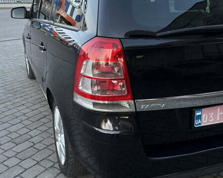 Черный Опель Зафира, объемом двигателя 1.7 л и пробегом 209 тыс. км за 8500 $, фото 11 на Automoto.ua