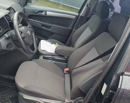 Черный Опель Зафира, объемом двигателя 1.7 л и пробегом 266 тыс. км за 8000 $, фото 12 на Automoto.ua