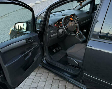 Черный Опель Зафира, объемом двигателя 1.7 л и пробегом 209 тыс. км за 8500 $, фото 13 на Automoto.ua