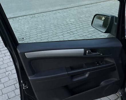 Черный Опель Зафира, объемом двигателя 1.7 л и пробегом 209 тыс. км за 8500 $, фото 23 на Automoto.ua