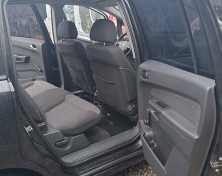 Черный Опель Зафира, объемом двигателя 1.7 л и пробегом 266 тыс. км за 8000 $, фото 19 на Automoto.ua