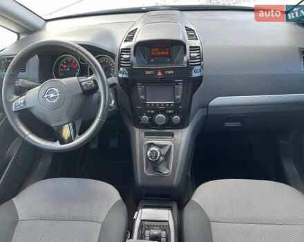 Черный Опель Зафира, объемом двигателя 1.8 л и пробегом 186 тыс. км за 7700 $, фото 21 на Automoto.ua