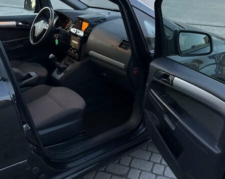 Черный Опель Зафира, объемом двигателя 1.7 л и пробегом 209 тыс. км за 8500 $, фото 37 на Automoto.ua