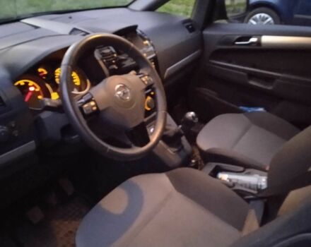 Черный Опель Зафира, объемом двигателя 1.7 л и пробегом 278 тыс. км за 9800 $, фото 1 на Automoto.ua