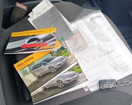 Черный Опель Зафира, объемом двигателя 1.7 л и пробегом 266 тыс. км за 8000 $, фото 17 на Automoto.ua