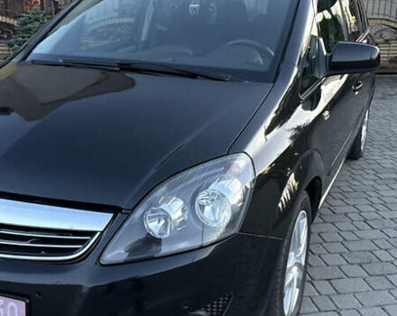 Черный Опель Зафира, объемом двигателя 1.7 л и пробегом 209 тыс. км за 8500 $, фото 10 на Automoto.ua