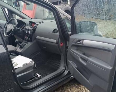 Черный Опель Зафира, объемом двигателя 1.7 л и пробегом 266 тыс. км за 8000 $, фото 16 на Automoto.ua