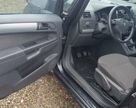 Черный Опель Зафира, объемом двигателя 1.7 л и пробегом 266 тыс. км за 8000 $, фото 13 на Automoto.ua