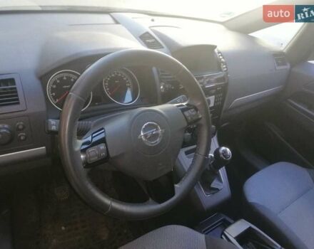 Черный Опель Зафира, объемом двигателя 1.8 л и пробегом 218 тыс. км за 6900 $, фото 2 на Automoto.ua