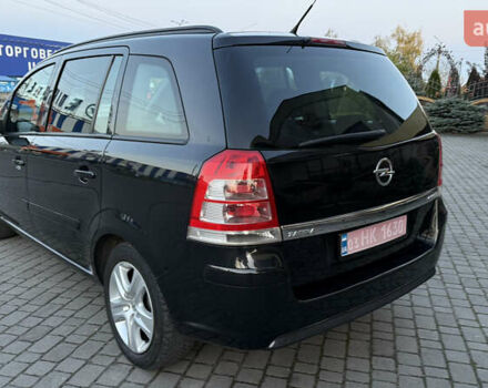 Черный Опель Зафира, объемом двигателя 1.7 л и пробегом 209 тыс. км за 8500 $, фото 4 на Automoto.ua
