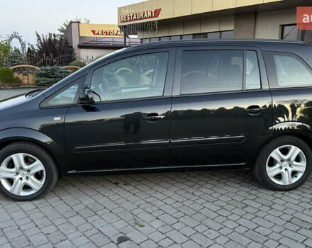 Черный Опель Зафира, объемом двигателя 1.7 л и пробегом 209 тыс. км за 8500 $, фото 3 на Automoto.ua