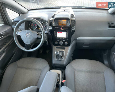 Черный Опель Зафира, объемом двигателя 1.7 л и пробегом 227 тыс. км за 8900 $, фото 20 на Automoto.ua