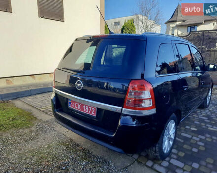 Черный Опель Зафира, объемом двигателя 1.7 л и пробегом 163 тыс. км за 9600 $, фото 6 на Automoto.ua