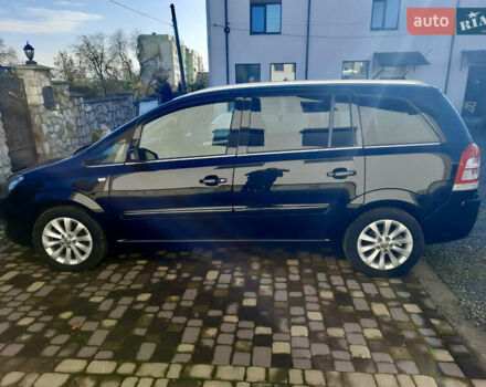 Черный Опель Зафира, объемом двигателя 1.7 л и пробегом 163 тыс. км за 9600 $, фото 7 на Automoto.ua