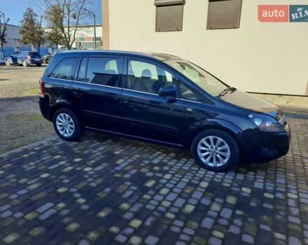 Черный Опель Зафира, объемом двигателя 1.7 л и пробегом 163 тыс. км за 9600 $, фото 3 на Automoto.ua