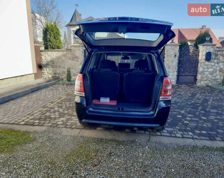 Черный Опель Зафира, объемом двигателя 1.7 л и пробегом 163 тыс. км за 9600 $, фото 21 на Automoto.ua