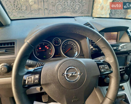 Черный Опель Зафира, объемом двигателя 1.7 л и пробегом 163 тыс. км за 9600 $, фото 14 на Automoto.ua