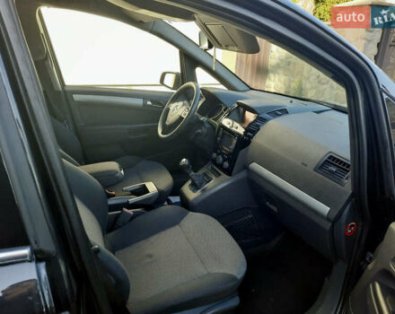 Черный Опель Зафира, объемом двигателя 1.7 л и пробегом 163 тыс. км за 9600 $, фото 23 на Automoto.ua