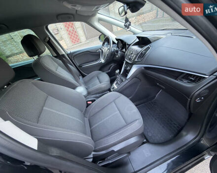 Черный Опель Зафира, объемом двигателя 1.6 л и пробегом 215 тыс. км за 9399 $, фото 25 на Automoto.ua