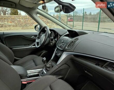 Черный Опель Зафира, объемом двигателя 1.6 л и пробегом 152 тыс. км за 12150 $, фото 2 на Automoto.ua