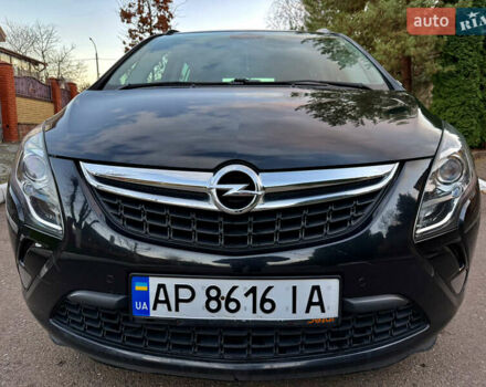 Черный Опель Зафира, объемом двигателя 1.6 л и пробегом 215 тыс. км за 9399 $, фото 5 на Automoto.ua