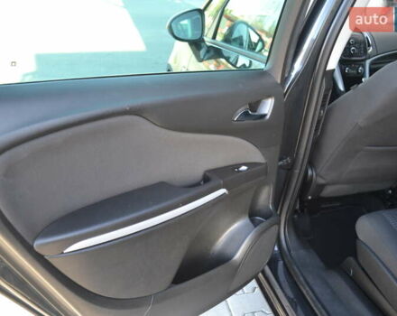 Черный Опель Зафира, объемом двигателя 1.96 л и пробегом 165 тыс. км за 13200 $, фото 24 на Automoto.ua