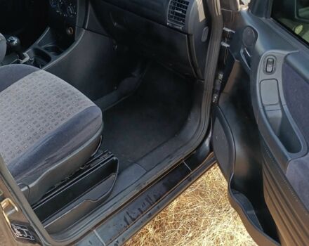 Черный Опель Зафира, объемом двигателя 1.8 л и пробегом 212 тыс. км за 4100 $, фото 6 на Automoto.ua