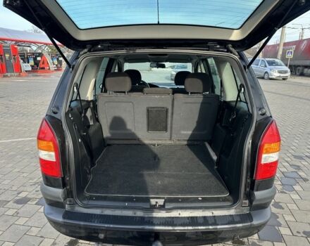 Чорний Опель Зафіра, об'ємом двигуна 2 л та пробігом 200 тис. км за 3900 $, фото 15 на Automoto.ua