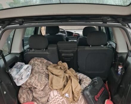 Черный Опель Зафира, объемом двигателя 0 л и пробегом 290 тыс. км за 1100 $, фото 6 на Automoto.ua