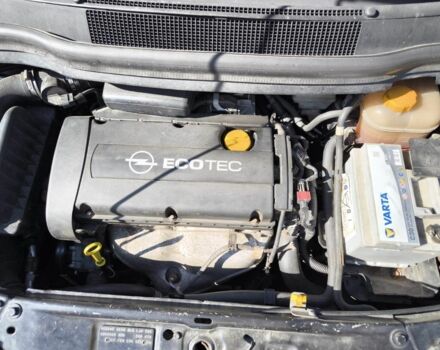 Черный Опель Зафира, объемом двигателя 1.6 л и пробегом 273 тыс. км за 6800 $, фото 4 на Automoto.ua