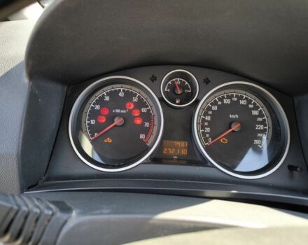 Черный Опель Зафира, объемом двигателя 1.6 л и пробегом 273 тыс. км за 6800 $, фото 6 на Automoto.ua