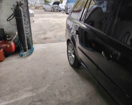 Черный Опель Зафира, объемом двигателя 1.8 л и пробегом 270 тыс. км за 5000 $, фото 6 на Automoto.ua