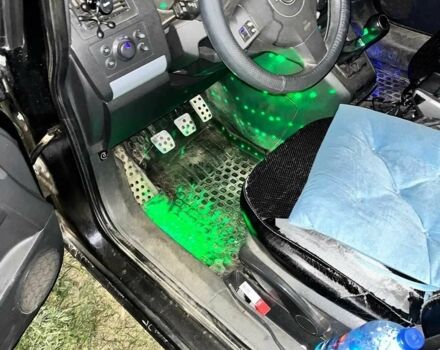 Черный Опель Зафира, объемом двигателя 1.8 л и пробегом 270 тыс. км за 5000 $, фото 4 на Automoto.ua
