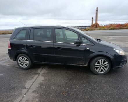 Черный Опель Зафира, объемом двигателя 1.9 л и пробегом 240 тыс. км за 2800 $, фото 2 на Automoto.ua