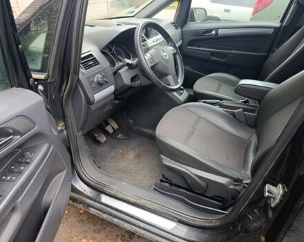 Черный Опель Зафира, объемом двигателя 1.9 л и пробегом 240 тыс. км за 2800 $, фото 6 на Automoto.ua