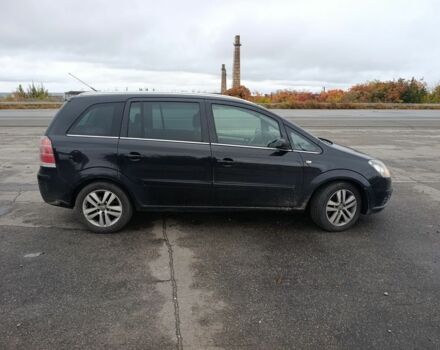 Черный Опель Зафира, объемом двигателя 1.9 л и пробегом 240 тыс. км за 2800 $, фото 3 на Automoto.ua