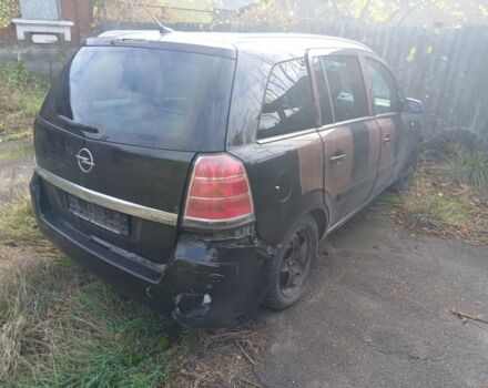 Черный Опель Зафира, объемом двигателя 1.9 л и пробегом 150 тыс. км за 1600 $, фото 5 на Automoto.ua