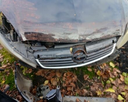 Черный Опель Зафира, объемом двигателя 1.9 л и пробегом 150 тыс. км за 1600 $, фото 2 на Automoto.ua