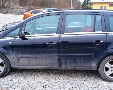 Черный Опель Зафира, объемом двигателя 1.7 л и пробегом 270 тыс. км за 1500 $, фото 3 на Automoto.ua