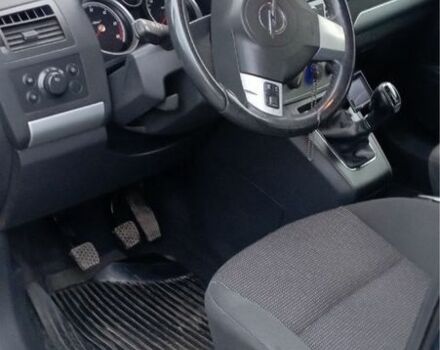 Черный Опель Зафира, объемом двигателя 1.9 л и пробегом 222 тыс. км за 5600 $, фото 7 на Automoto.ua