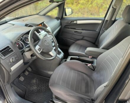 Черный Опель Зафира, объемом двигателя 1.7 л и пробегом 237 тыс. км за 5499 $, фото 7 на Automoto.ua