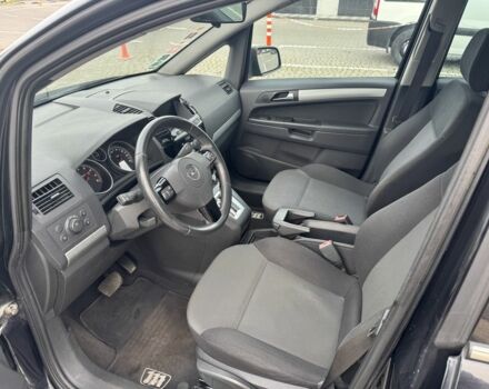 Черный Опель Зафира, объемом двигателя 2.2 л и пробегом 260 тыс. км за 6900 $, фото 4 на Automoto.ua