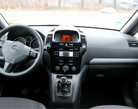 Черный Опель Зафира, объемом двигателя 1.8 л и пробегом 220 тыс. км за 7499 $, фото 16 на Automoto.ua