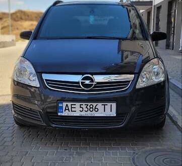 Черный Опель Зафира, объемом двигателя 2.2 л и пробегом 255 тыс. км за 5400 $, фото 1 на Automoto.ua